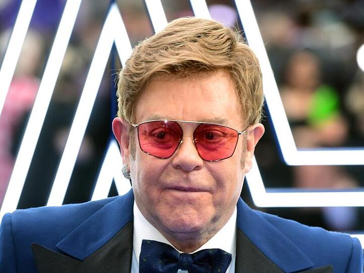 Sir Elton John musste ein Konzert in Auckland abbrechen.