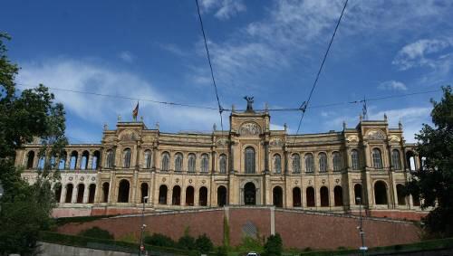 Der bayerische Landtag - das Maximilianeum. Der bayerische Landtag - das Maximilianeum.