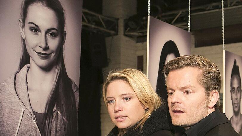 Bea und Ingo nehmen auf der Trauerfeier Abschied von Julia Bea und Ingo nehmen auf der Trauerfeier Abschied von Julia