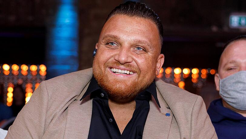 So schaut Menowin Fröhlich aktuell nicht mehr aus, der Sänger hat 30 Kilo abgenommen.