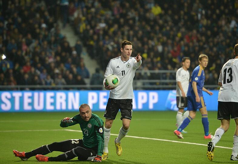 JULIAN DRAXLER: NOTE 2.
Erfrischend, unbekümmert und frech. Zog in den ersten Minuten zweimal ab, musste dann aber verletzt raus.