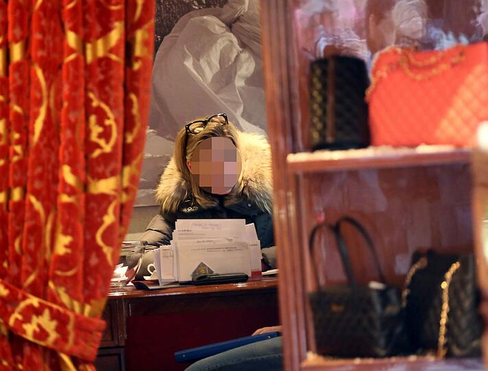 Brutaler Überfall auf Chopard-Filiale: So schlimm sieht es in dem Juwelier in der Maximilianstraße aus.