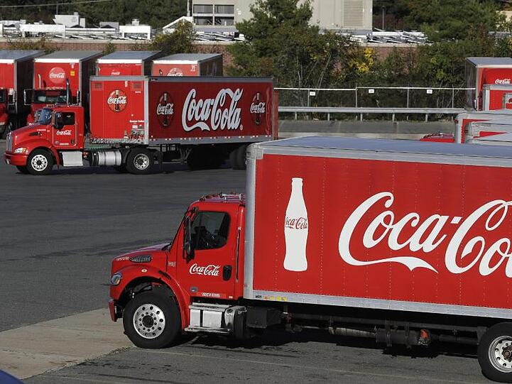 Der US-Getränkeriese Coca-Cola hat dank seines Verkaufsschlagers "Zero Sugar" kräftige Geschäftszuwächse im dritten Quartal verbucht.