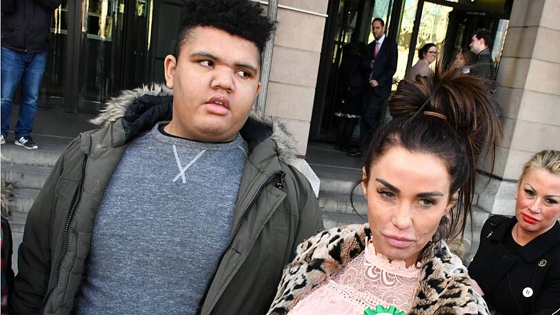 Katie Price mit ihrem ältesten Sohn Harvey.