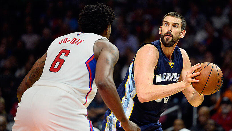 Seit 2008 spielt Marc Gasol für den NBA-Klub Memphis Grizzlies. Er ist der Bruder von Pau Gasol (Chicago Bulls). Seit 2008 spielt Marc Gasol für den NBA-Klub Memphis Grizzlies. Er ist der Bruder von Pau Gasol (Chicago Bulls).