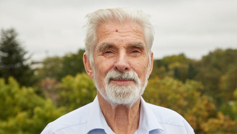Klimaforscher Klaus Hasselmann ist von seiner Auszeichnung mit dem Physik-Nobelpreis völlig überrascht worden.