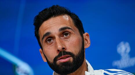 Real-Trainer &Aacute;lvaro Arbeloa bei der Pressekonferenz in M&uuml;nchen.
