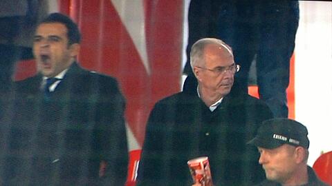 Sven-Göran Eriksson mit Ismaik-Cousin Noor Adnan Hassan Basha beim Löwen-Spiel gegen Union