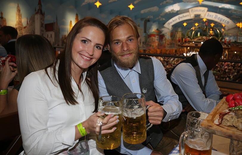 Klicken Sie sich durch die besten Bilder zum Oktoberfestbesuch der Sechzger.