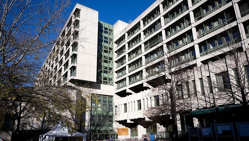 Die Gerichte im Strafjustizzentrum sollen bald in einen Neubau umziehen. (Archivbild)