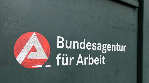 Im November ist es auf dem deutschen Arbeitsmarkt nur zu einer leichten Entspannung gekommen (Archivbild).