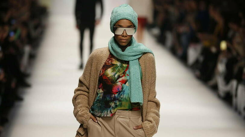 Model der Cashmere-Victim-Show präsentiert Modetrends der Herbst-/Wintersaison 2020/21