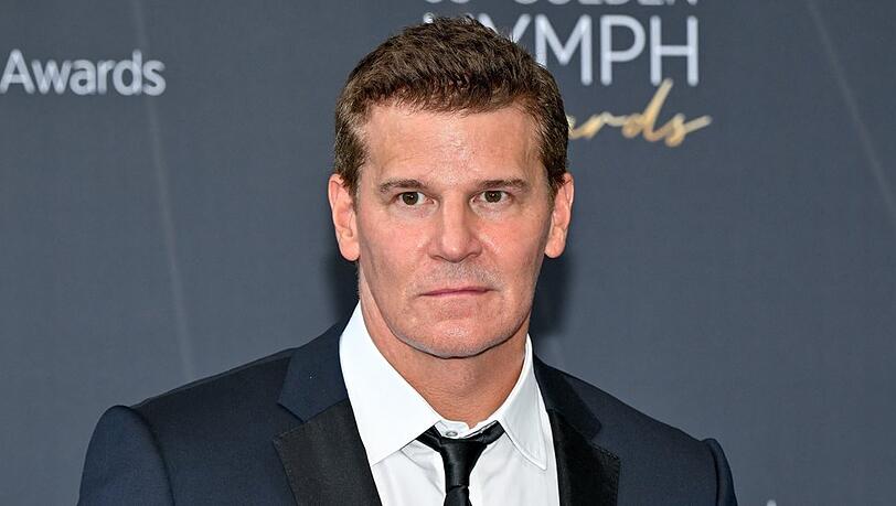 David Boreanaz ist mit seinem Schauspielkollegen Chad Lowe befreundet, dessen Tochter mit nur 13 Jahren gestorben ist. David Boreanaz ist mit seinem Schauspielkollegen Chad Lowe befreundet, dessen Tochter mit nur 13 Jahren gestorben ist.