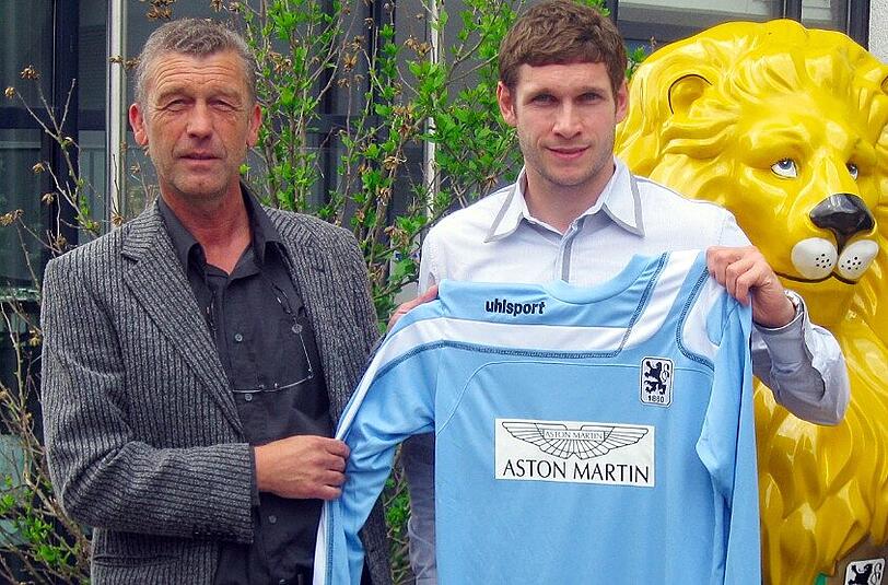 Löwen-Neuling Moritz Volz und Sportchef Florian Hinterberger