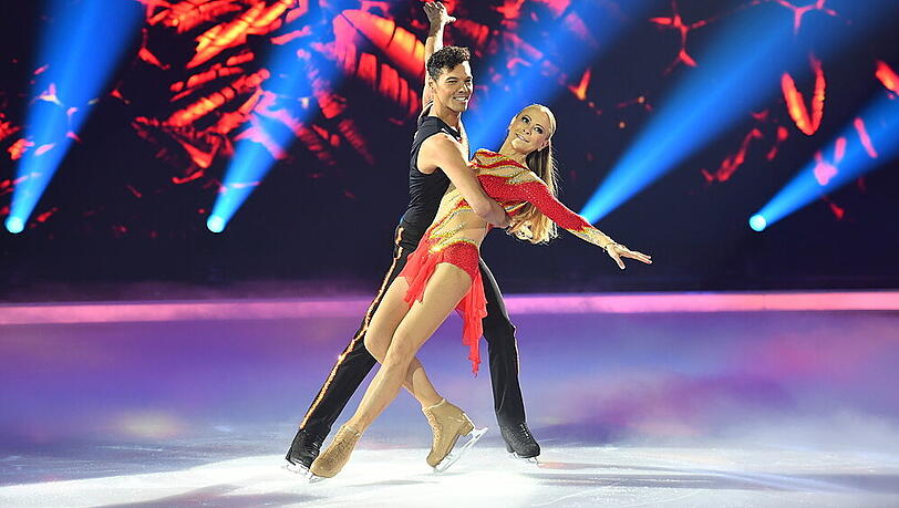 Jenny Elvers und Jamal Othman bei "Dancing on Ice" Jenny Elvers und Jamal Othman bei "Dancing on Ice"
