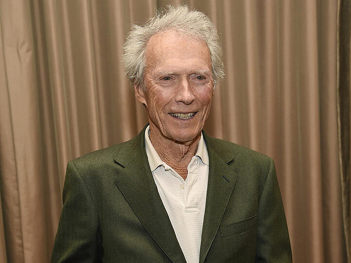 Im Alter von 66 Jahren wurde Clint Eastwood erneut Vater einer Tochter - Morgan Eastwood ist inzwischen 18 Jahre alt. Insgesamt hat der Oscar-Preisträger sieben Kinder aus zwei ehelichen und drei außerehelichen Beziehungen