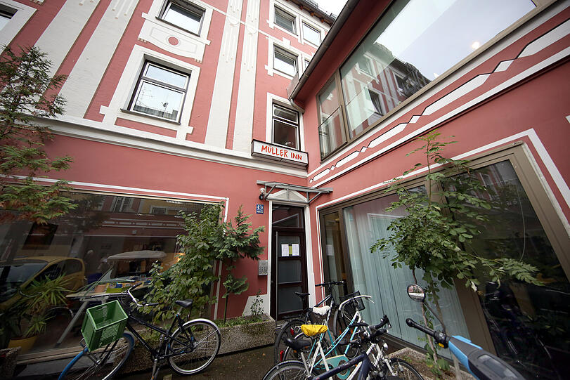 5. Müllerstraße 43A: Wenn irgendwann alle Bars geschlossen hatten, konnte man sich in den 80ern immer noch ein Zimmer in der damaligen Pension Eulenspiegel nehmen – für ein Stelldichein oder eine exzessive Party im privaten Kreis.