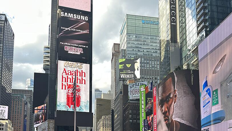 Yoga mitten in Manhattan – in NY geht quasi alles. Yoga mitten in Manhattan – in NY geht quasi alles.