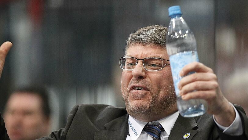 Coach Pat Cortina war nach der 0:3-Pleite gegen Düsseldorf "enttäuscht und wütend" Coach Pat Cortina war nach der 0:3-Pleite gegen Düsseldorf "enttäuscht und wütend"