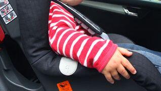 Lebensgefahr: Kinder sollten nicht lange in der Autohitze sitzen - schon gar nicht allein! (Archivbild) Lebensgefahr: Kinder sollten nicht lange in der Autohitze sitzen - schon gar nicht allein! (Archivbild)