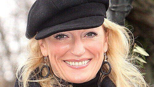 Kabarettistin Monika Gruber will wieder auf die Bühne. Kabarettistin Monika Gruber will wieder auf die Bühne.