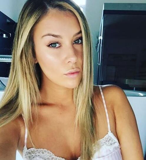 André Schürrle und Montana Yorke haben sich getrennt. Sehen Sie hier die heißesten Bilder der Kanadierin.