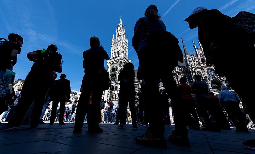 Das Glockenspiel am Marienplatz ist ein Muss für alle München-Touristen.