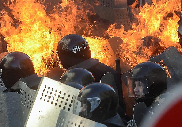 Blut, Feuer, Gewalt: Die Situation in Kiew ist in der Nacht weiter eskaliert. Die Bilder aus der Ukraine.