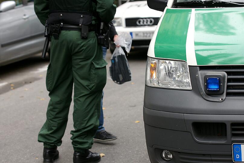 Großrazzia in der Isarvorstadt: Die Münchener Polizei durchsuchte am Donnerstag mehrere Wohnungen in der Lindwurmstraße. Der Vorwurf: Organisierter Kontobetrug.