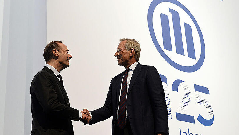 Der ehemalige Vorstandsvorsitzende Michael Diekmann und der amtierende Vorsitzende Oliver Bäte bei der Hauptversammlung der Allianz-Group. Der ehemalige Vorstandsvorsitzende Michael Diekmann und der amtierende Vorsitzende Oliver Bäte bei der Hauptversammlung der Allianz-Group.