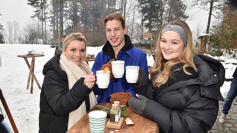 Viola Matthäus, Nele Ludowig-Röffen  und Nathan Wehrmann