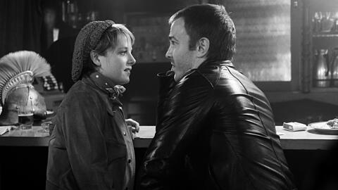 Jella Haase als Katarina und Albrecht Schuch als Thomas Brasch.