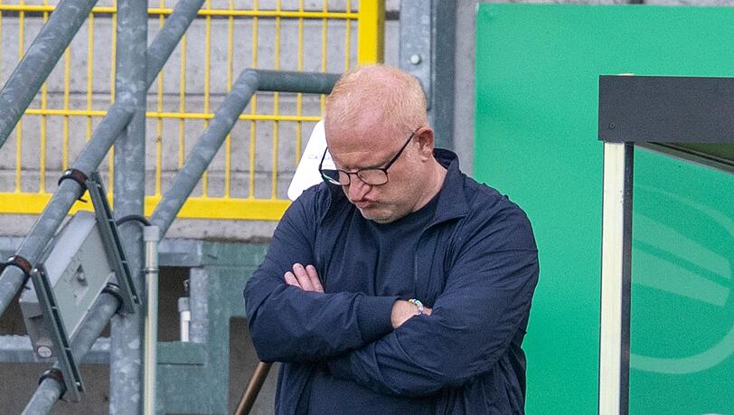 Ein Punkt in M&uuml;nster: F&uuml;rths Trainer Heiko Vogel reagiert nicht zufrieden.