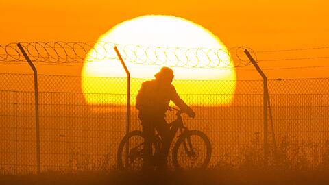 Am Wochenende wird es noch einmal sommerlich in Deutschland &ndash; im S&uuml;dwesten sogar mit Temperaturen &uuml;ber 30 Grad.