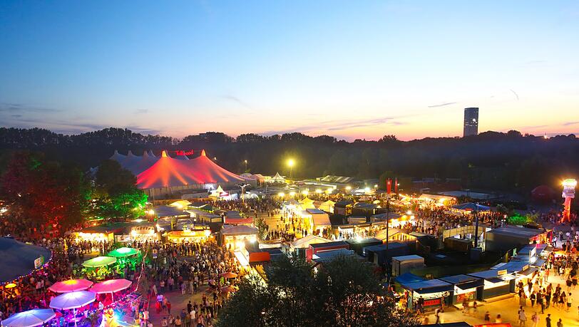 Das Tollwood-Sommerfestival am südlichen Olympiapark. (Archivbild)
