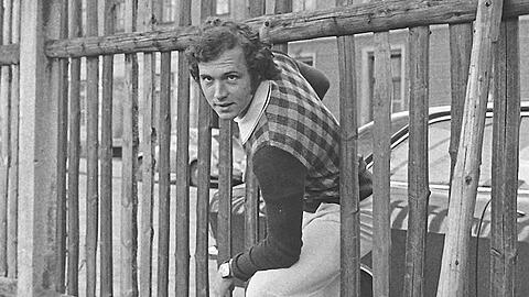 Ab durch den Zaun und rauf auf den Fußballplatz in Giesing: Fußball-Ikone Franz Beckenbauer ist ein echtes Münchner Kindl. Von Giesing aus ging es dann in die große, weite Welt – nicht nur im Fußball.