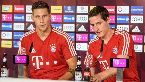 Niklas Süle und Sebastian Rudy (r.) bei ihrer Präsentation am Sonntag.