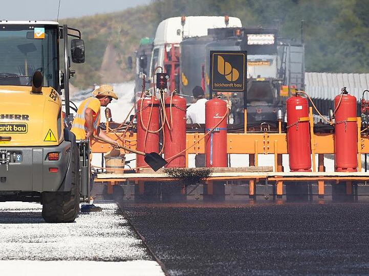 Damit etwa Straßen schneller gebaut werden können, sieht ein CDU-Papier Änderungen beim Planungsrecht vor.