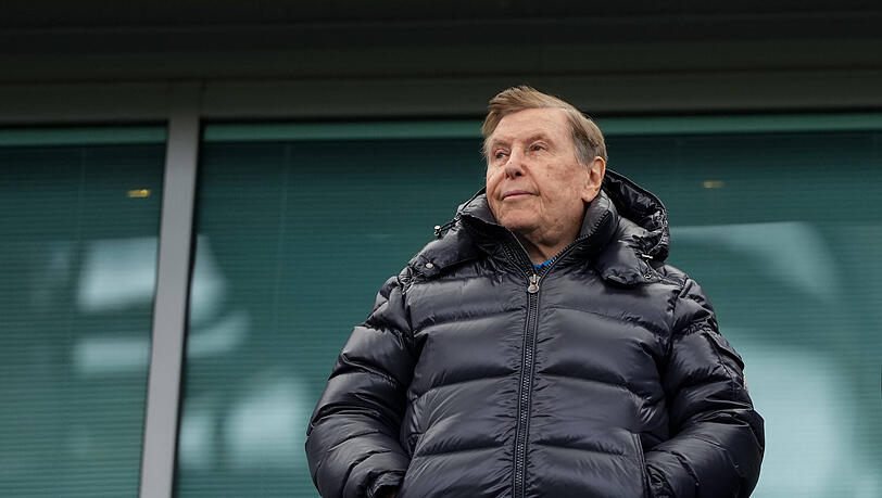 Einer der mächtigsten Agenten der Fußball-Welt: Pini Zahavi Einer der mächtigsten Agenten der Fußball-Welt: Pini Zahavi