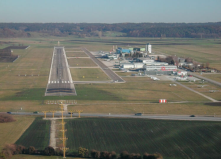 Flughafen Augsburg - Anflug West.
