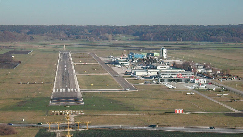 Flughafen Augsburg - Anflug West. Flughafen Augsburg - Anflug West.