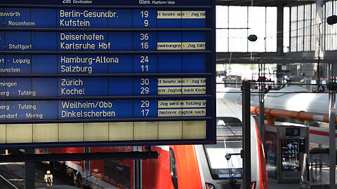 Die Anzeigetafel am Münchner Hauptbahnhof: "Zug fällt aus", war hier oft zu lesen.