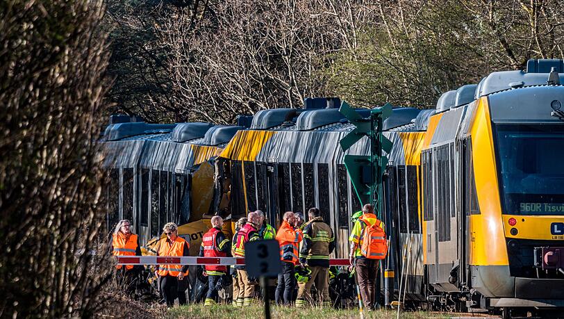Vier Verletzte befinden sich nach dem Zugungl&uuml;ck in D&auml;nemark in kritischem Zustand.