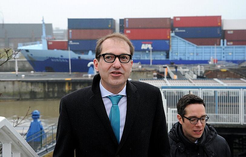 Verkehrsminister Alexander Dobrindt (CSU): Der 43-Jährige ist zwar der wichtigste unter den CSU-Ministern, aber insgesamt reicht es mangels Masse trotzdem nur für einen hinteren Rang. Er sagt eher selten was (die Lkw-Maut war eh unstrittig), erst recht nicht, wie der Quadrat-Kreis einer Pkw-Maut aussehen könnte.