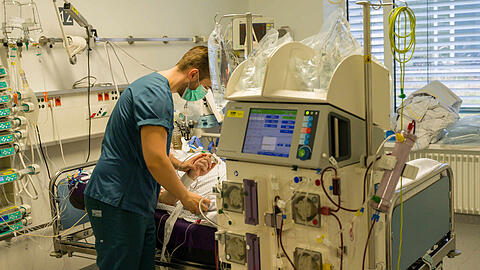 In der dritten Welle landen viele Patienten auf der Intensivstation.