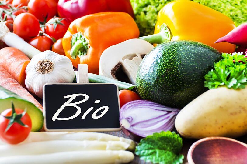 Grunds&auml;tzlich gilt, dass immer noch die meisten Obst- und Gem&uuml;sesorten mit Pestiziden und Pflanzenschutzmitteln behandelt werden, oft ist auf der Verpackung dann auch der Hinweis "Schale f&uuml;r den Verzehr nicht geeignet" zu lesen. Greifen Sie am besten immer zu Bioprodukten, dann sind Sie auf der sicheren Seite.