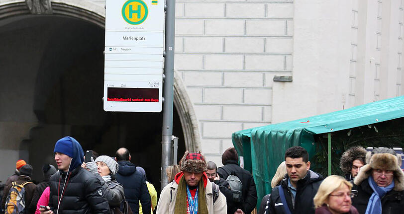 Viele Jahre hat der 52er-Bus am Marienplatz gehalten. Nun tut er es nicht mehr &ndash; Bürger ärgert das.