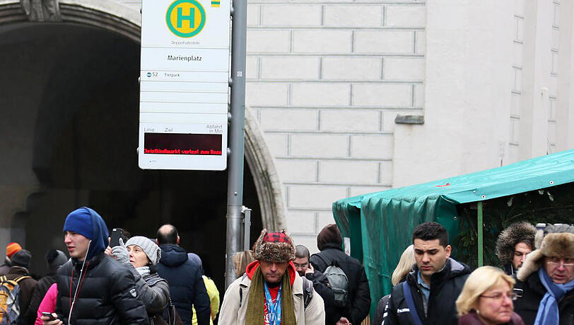 Viele Jahre hat der 52er-Bus am Marienplatz gehalten. Nun tut er es nicht mehr – Bürger ärgert das. Viele Jahre hat der 52er-Bus am Marienplatz gehalten. Nun tut er es nicht mehr – Bürger ärgert das.