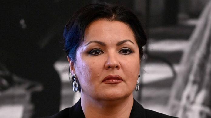 Die Bayerische Staatsoper annulliert das Engagement von Anna Netrebko.