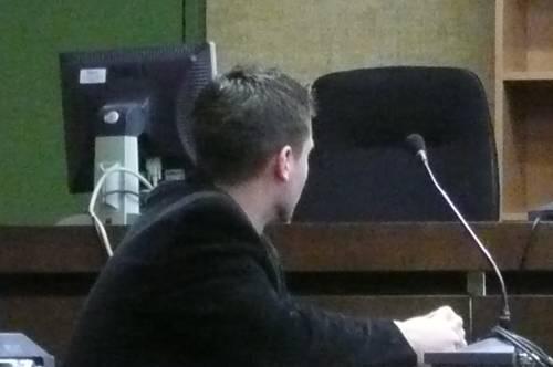 Angeklagt: Andre P. (18) wegen Raubes vor Gericht.